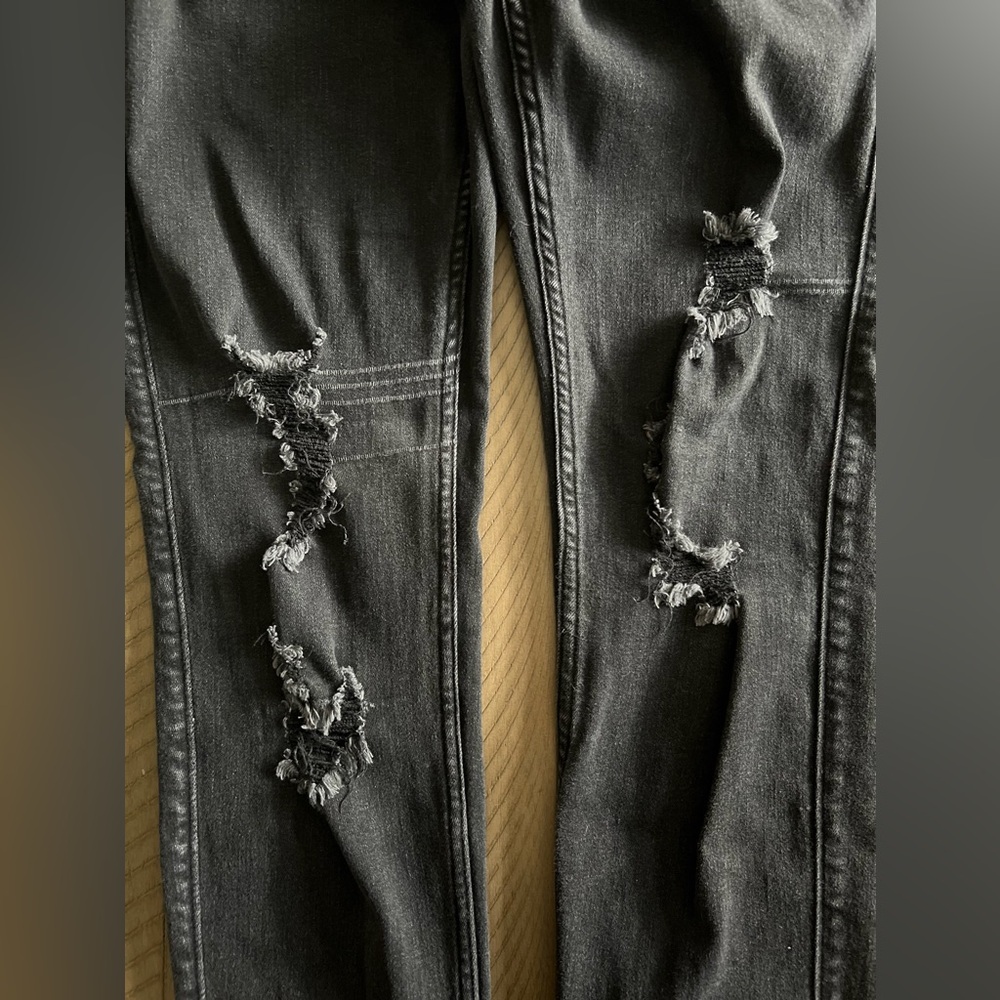 🛍️🛍️ HOLLISTER Black Super Skinny Stretch Distressed Jeans EUC - Picture 7 of 7